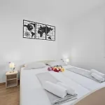 Tim & Klara - Sunny Island Apartment *